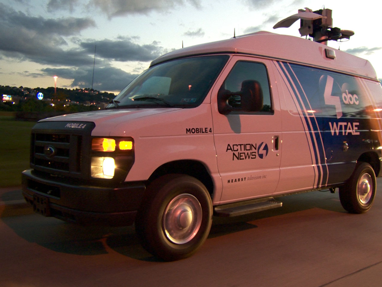 WTAE news truck