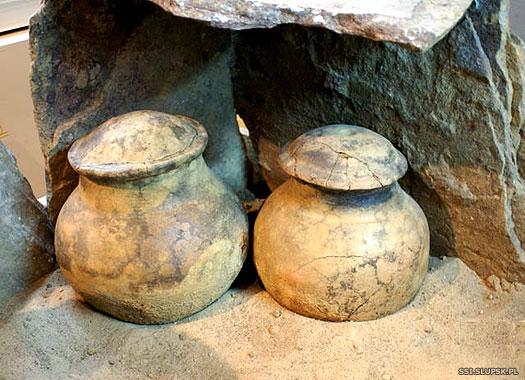 Pomeranian jars