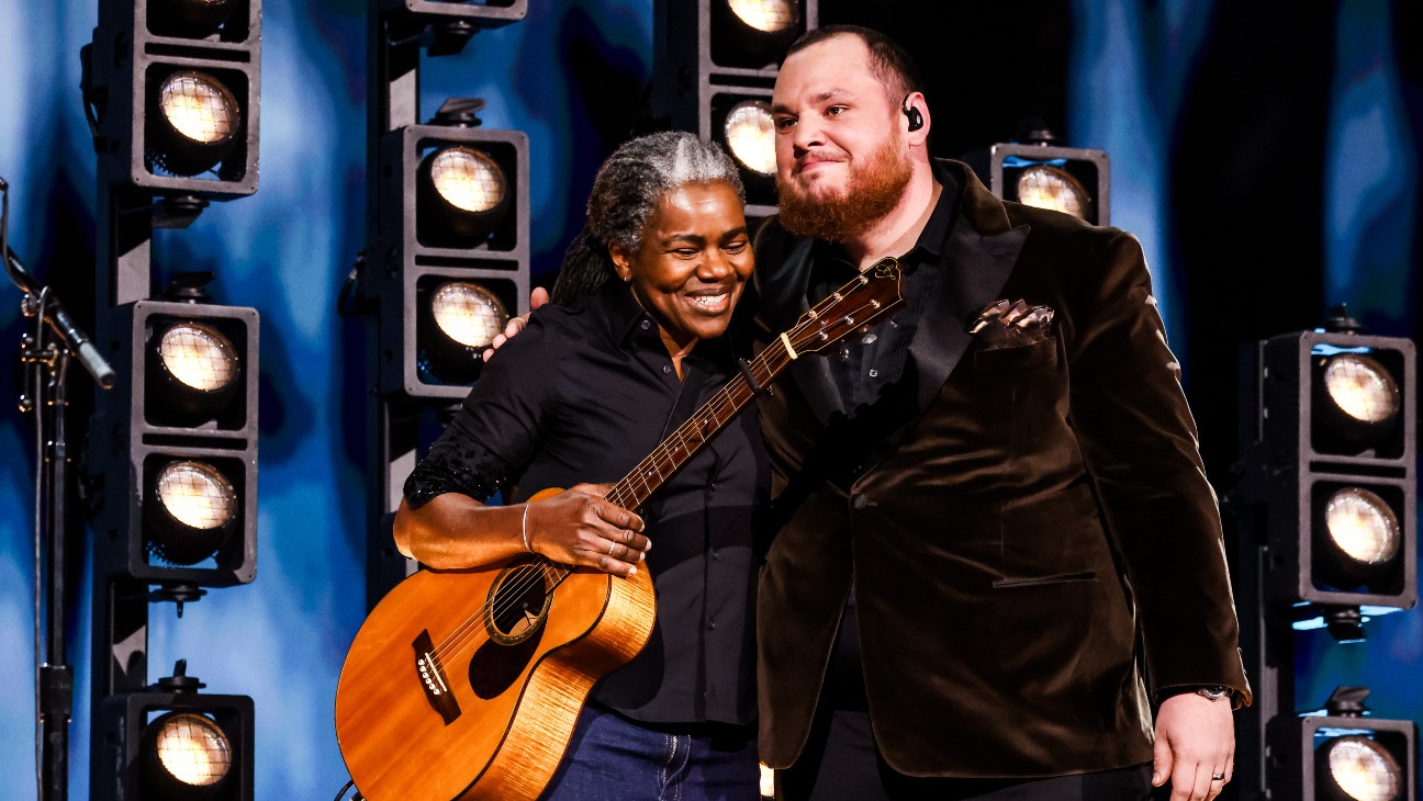 Tracy Chapman and Luke Combs performing at the 2024 Grammy Awards