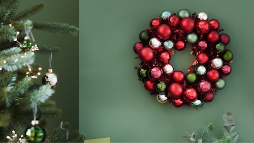 Christmas wreaths & garlands