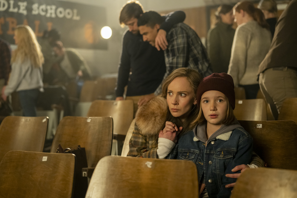 episodic of Juno Temple and young girl sitting on chairs in 'Fargo'