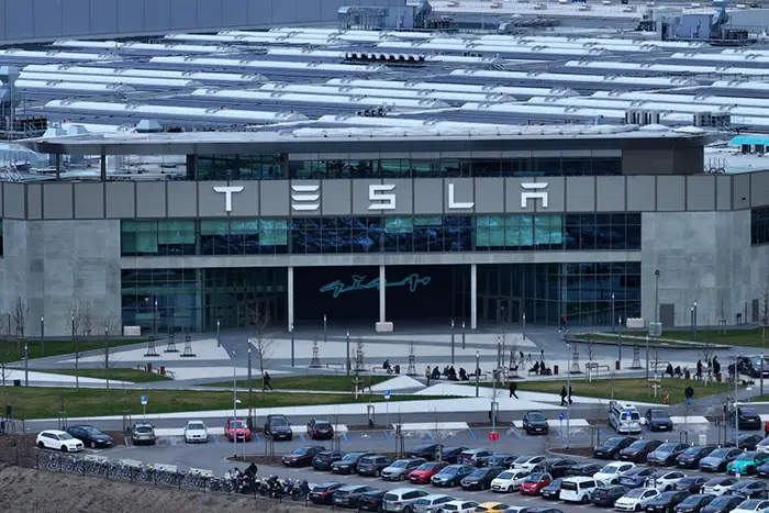 Faites comme chez Tesla, et «travaillez sur le produit»!