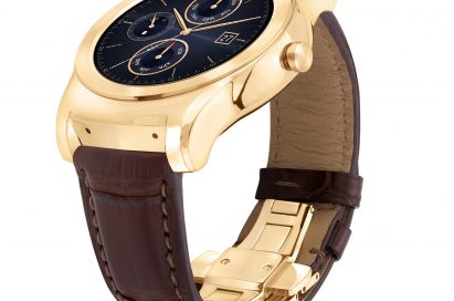 Side view of the LG Watch Urbane Luxe