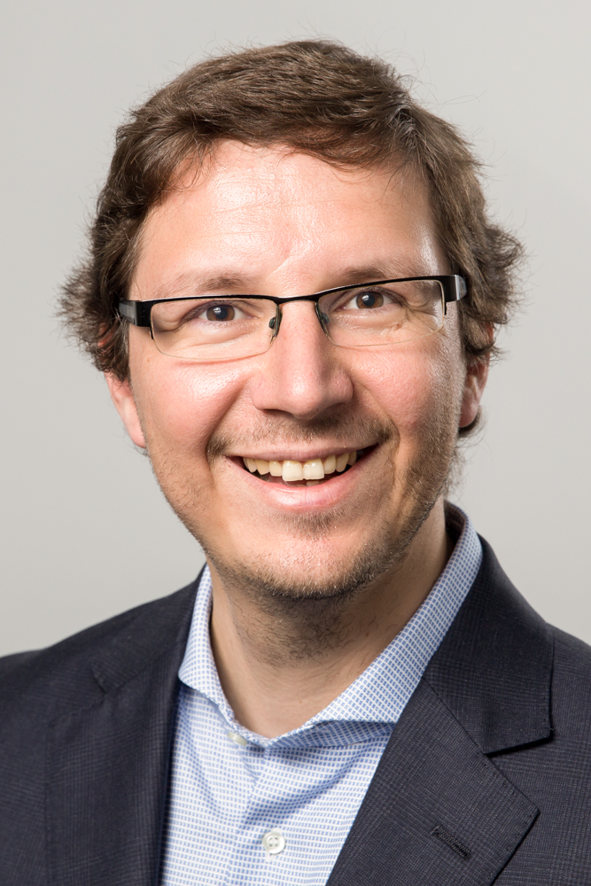 Dr. Christoph Lange