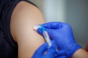 Scottish pharmacists to administer flu vaccines for first time this winter