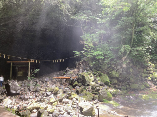 天岩戸神社の天安河原