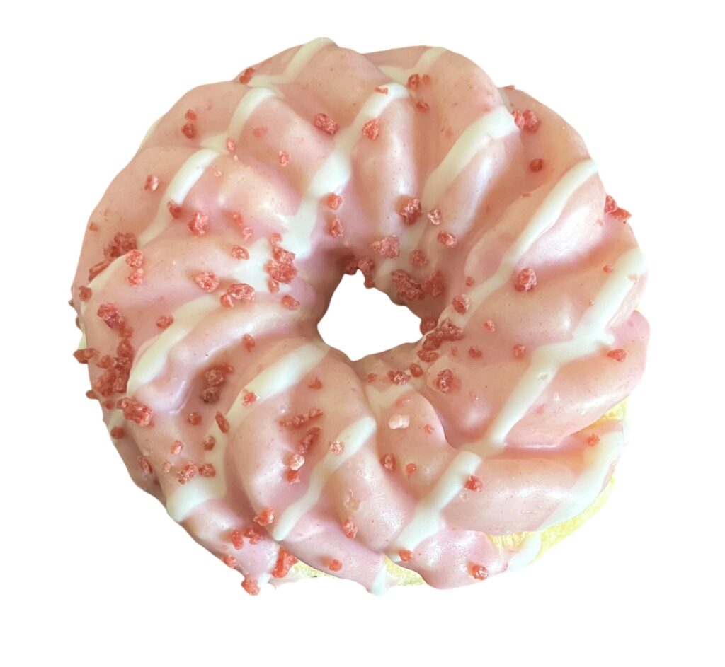 familymart-sweet-strawberry-french-donut-up