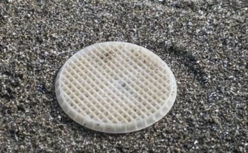 Dischetti di plastica nel mare Tirreno: Codacons si rivolge alla magistratura