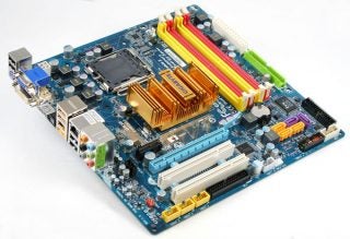 Gigabyte GA-E7AUM-DS2H motherboard on white background