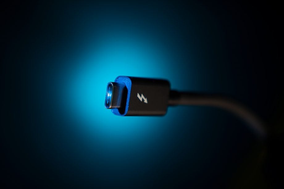 Wallpaper of a Thunderbolt 3 USB-C cable