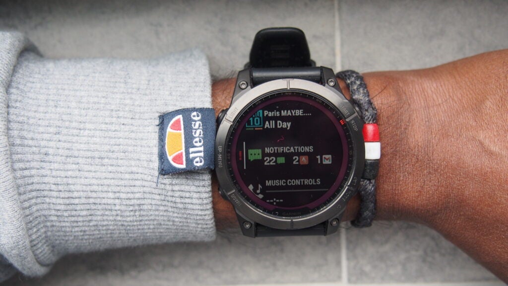 Garmin Fenix 7 showing notifications