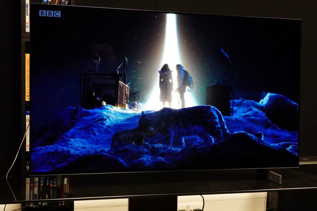 LG OLED42C2 his dark materials