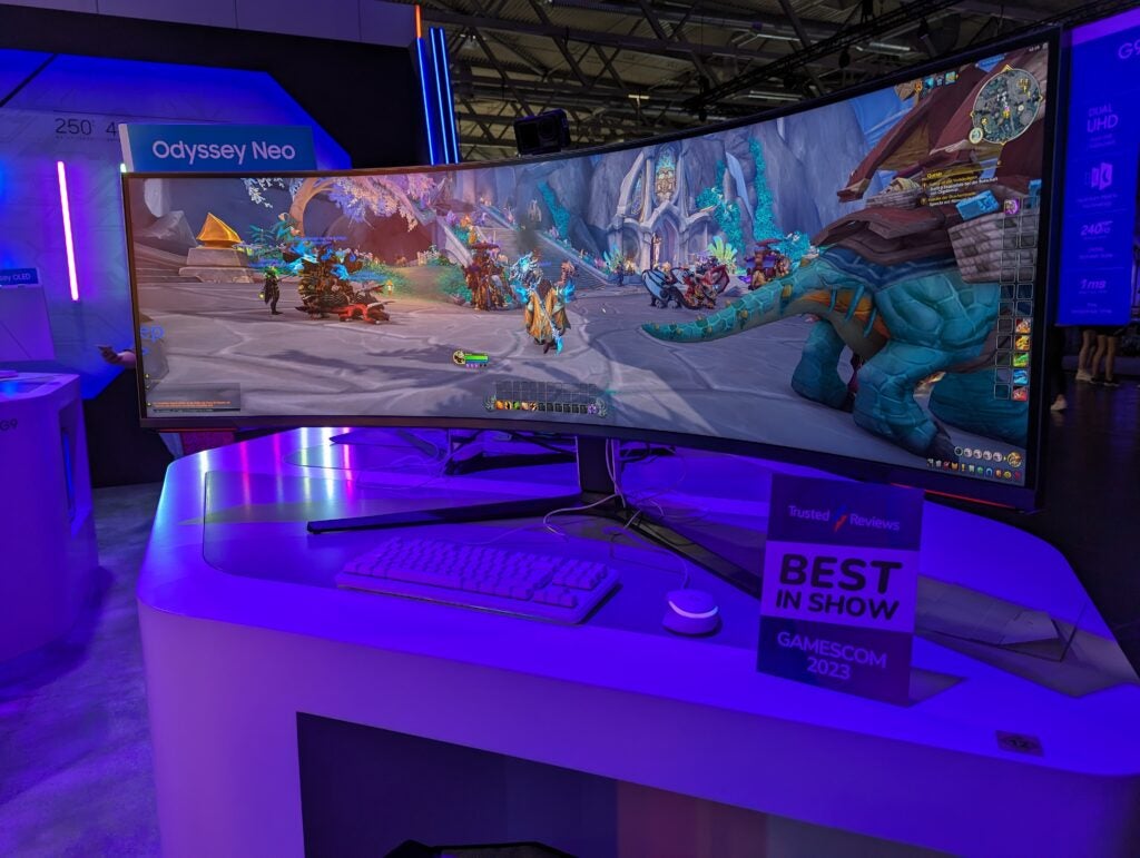 Samsung Odyssey Neo G9 57-inch frontSamsung Odyssey Neo G9 displayed at Gamescom 2023 with award sign