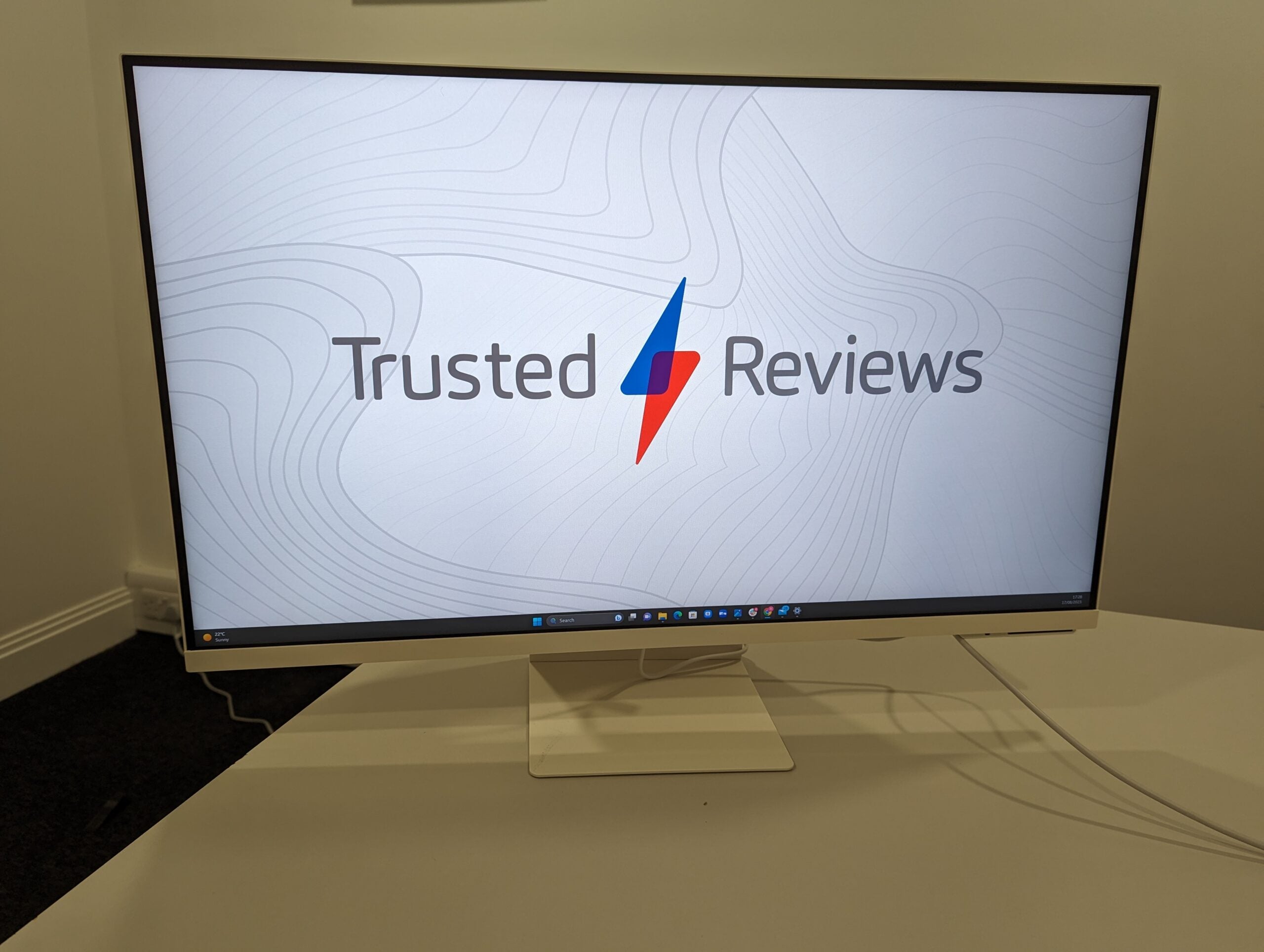 Left ImageSamsung M8 Smart Monitor displaying Trusted Reviews logo.