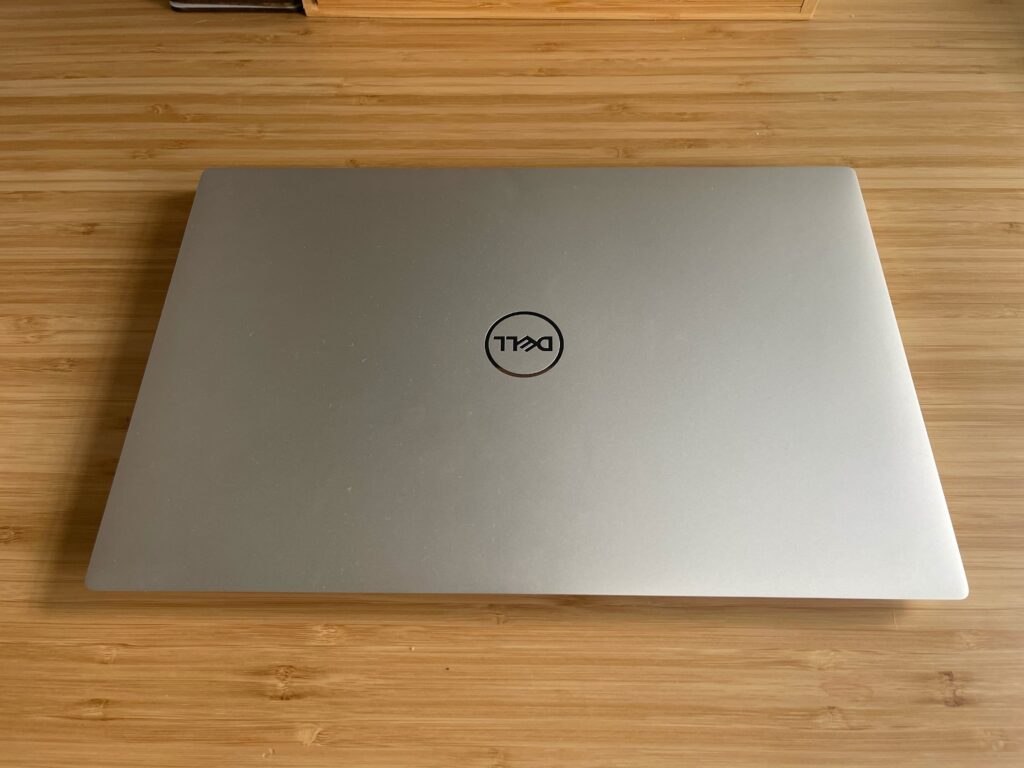 Dell XPS 16 lid closed