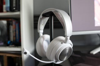 Profile With Mic Out - SteelSeries Arctis Nova Pro Wireless White