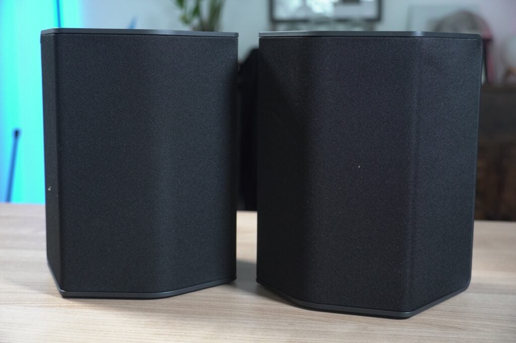 LG US95TR rear speakers