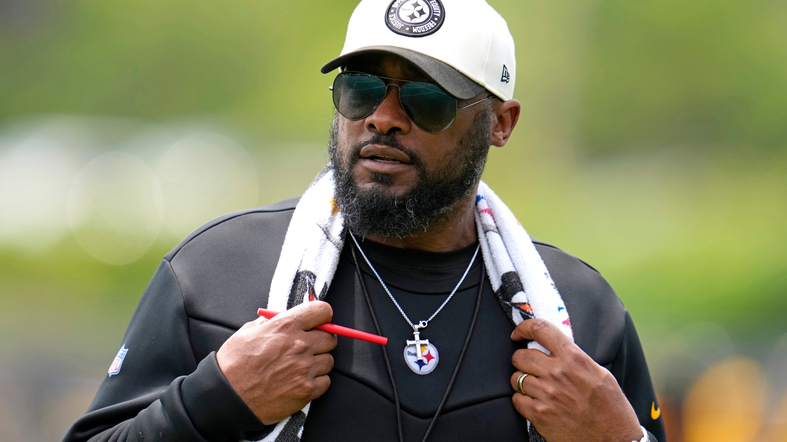 Pittsburgh Steelers head coach Mike Tomlin watches the team's NFL OTA's football practice in Pittsburgh, Tuesday, May 21, 2024.