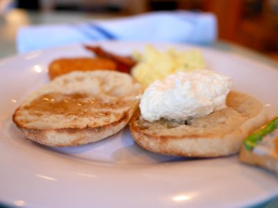 カウアイ島 朝ごはん マヨエッグトマトトースト作ったよ！／プライド・オブ・アメリカで巡るハワイ4島クルーズ！#22