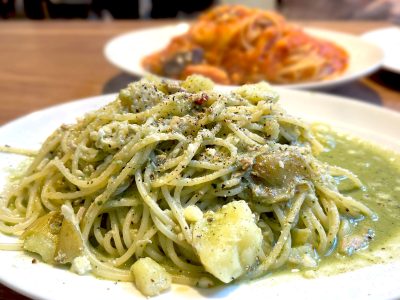 イタリアンバルAMIGO(アミーゴ)のランチで、ジェノベーゼとトマトソーススパゲッティ食べた／横浜・関内