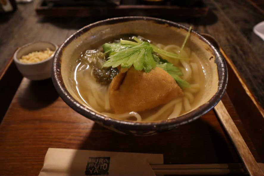 おぼろ昆布と巾着のうどん